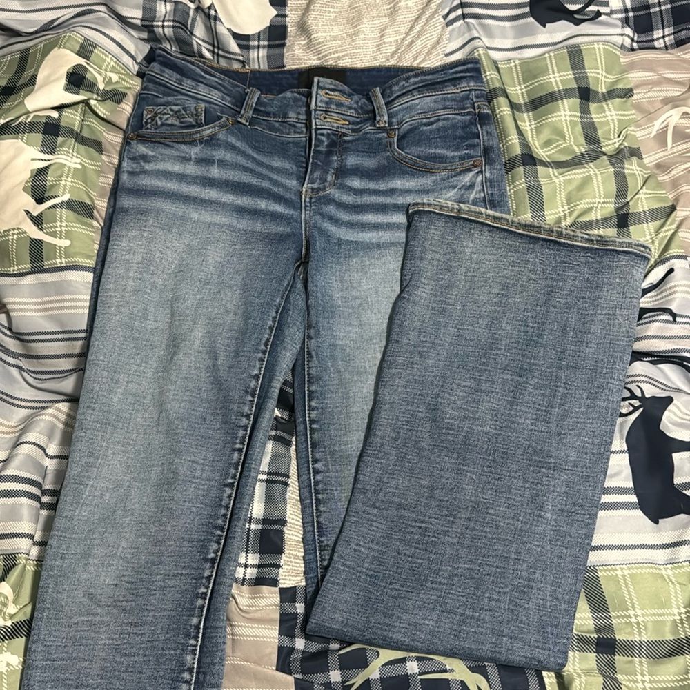 Buckle jeans